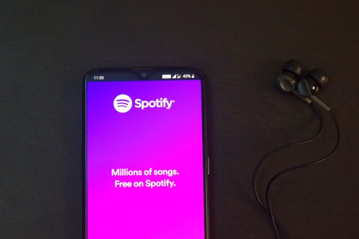 spotify opens on startup