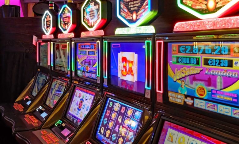 You Should Know Various Features of Online Slot Games