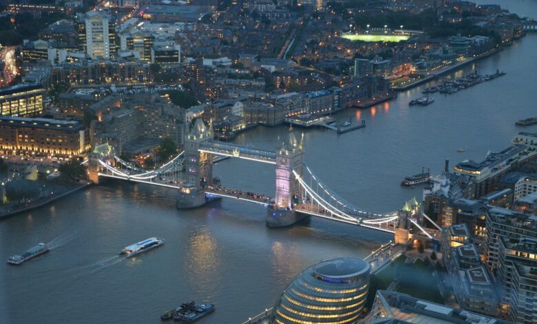 tower bridge of london